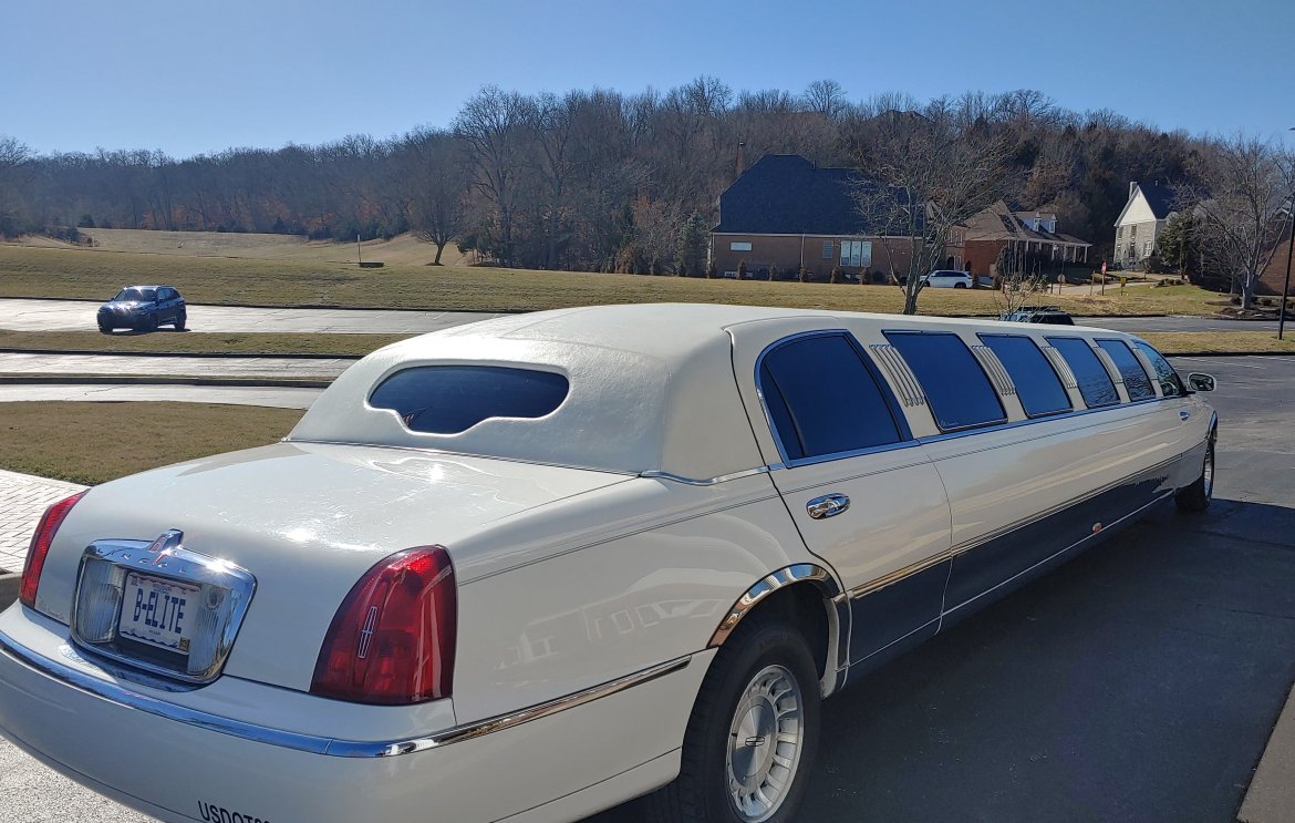 Limousine for Sale in Ellisville, MO - Photo 3