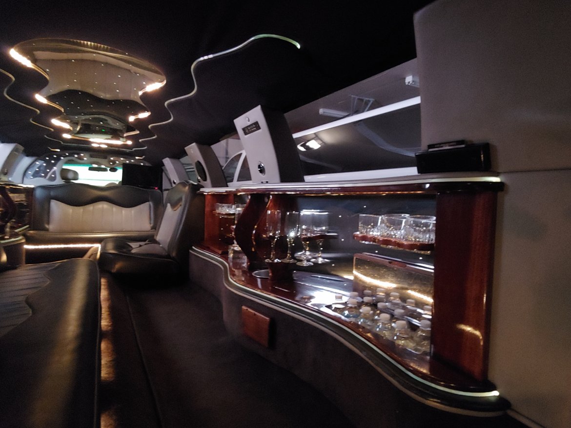 Limousine for Sale in Ellisville, MO - Photo 11