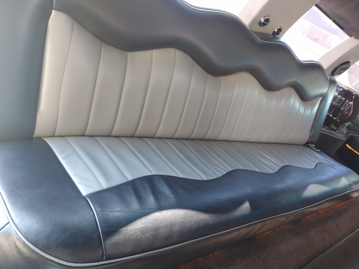 Limousine for Sale in Ellisville, MO - Photo 16