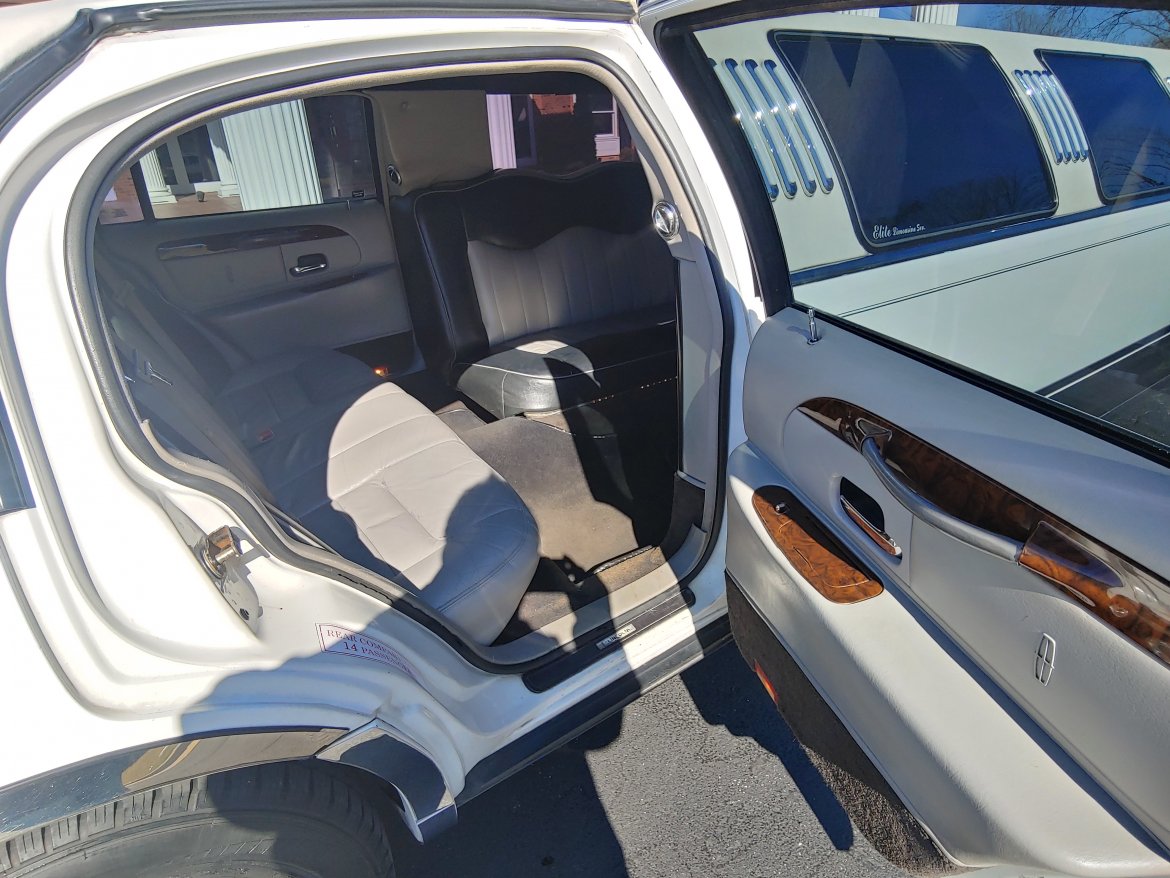 Limousine for Sale in Ellisville, MO - Photo 17