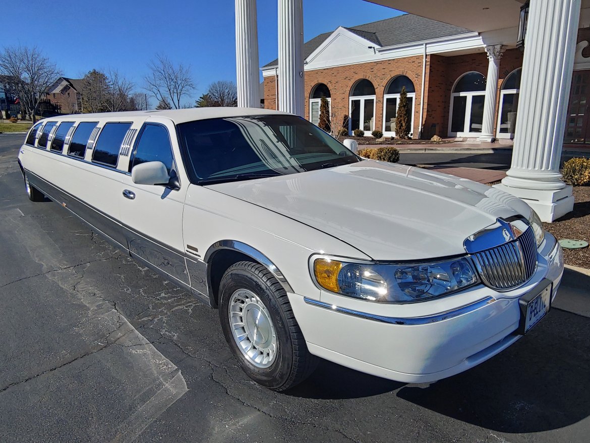Limousine for Sale in Ellisville, MO - Photo 22