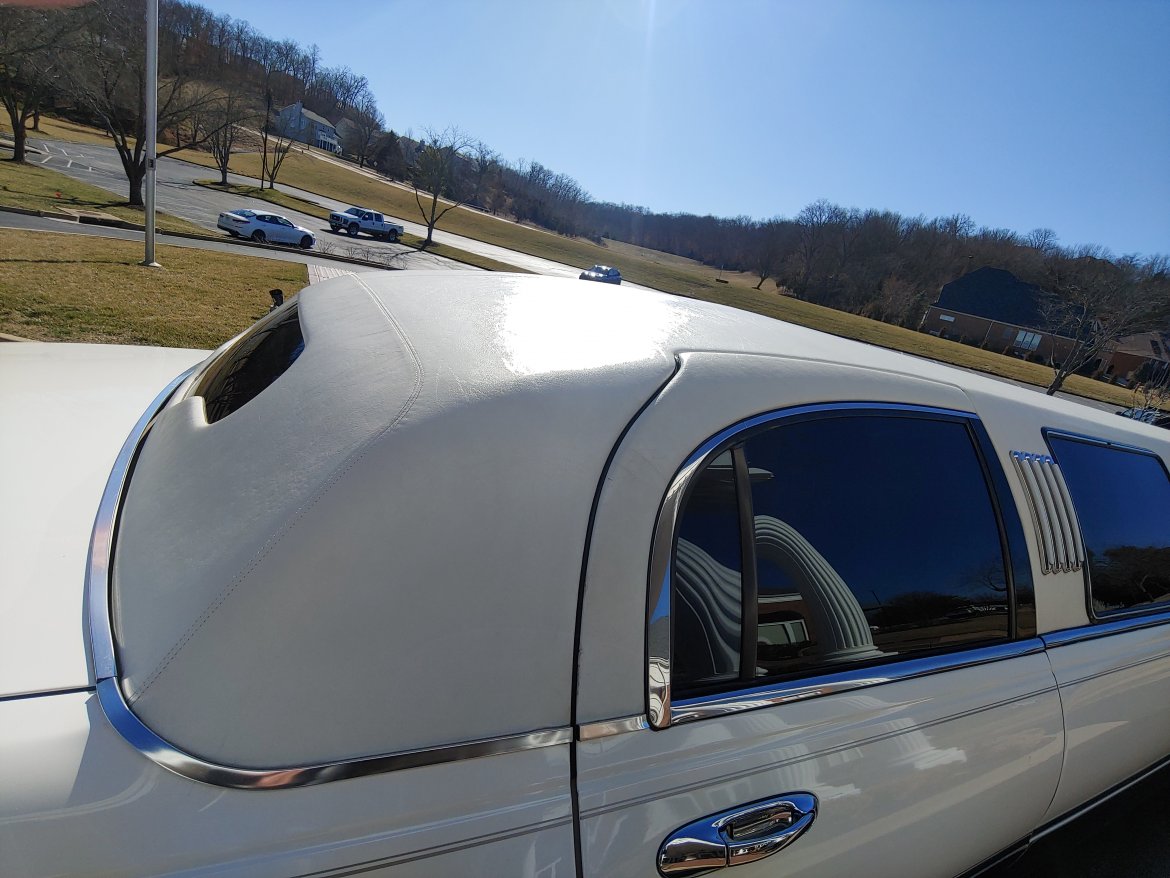 Limousine for Sale in Ellisville, MO - Photo 24