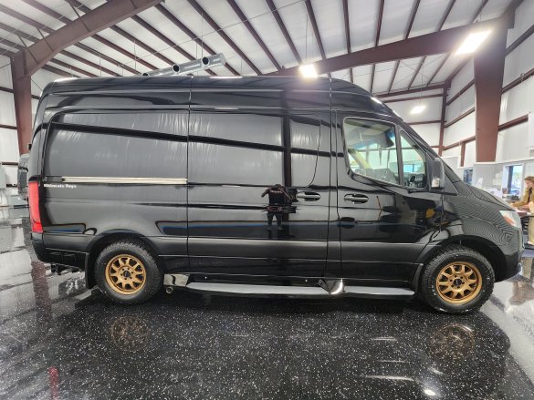 2021 Mercedes-Benz Sprinter 2500 Ultimate Cruiser 144" Sprinter for Sale in Cypress, TX - Photo 2