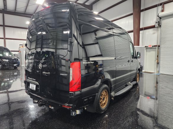 2021 Mercedes-Benz Sprinter 2500 Ultimate Cruiser 144" Sprinter for Sale in Cypress, TX - Photo 3