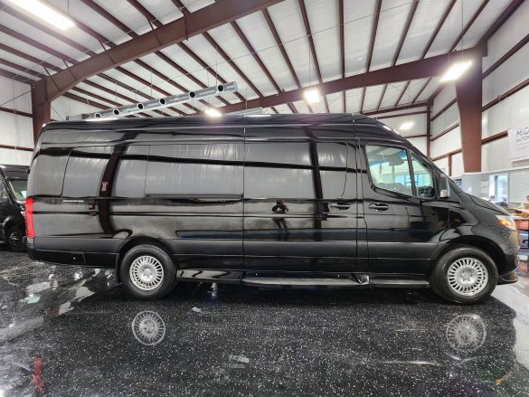 2020 Mercedes-Benz Sprinter 3500 Business Class Sprinter for Sale in Cypress, TX - Photo 2