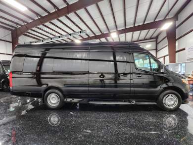 2020 Mercedes-Benz Sprinter 3500 Business Class Sprinter for Sale in Cypress, TX - Photo 2