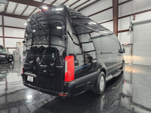 2020 Mercedes-Benz Sprinter 3500 Business Class Sprinter for Sale in Cypress, TX - Photo 3