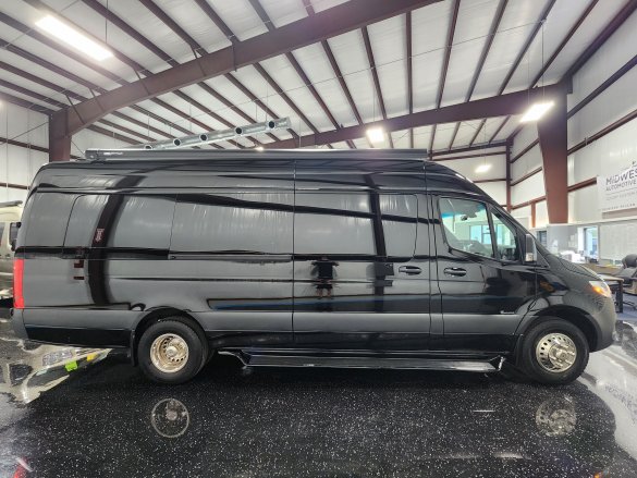 2019 Mercedes-Benz Sprinter 3500 Daycruiser D6 UVL Sprinter for Sale in Cypress, TX - Photo 3