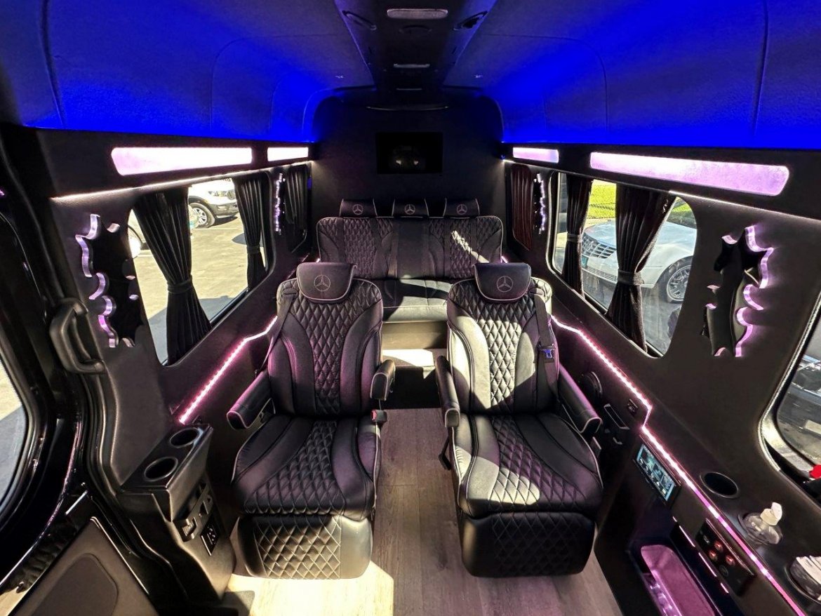 2019 MLS Mercedes-Benz 2500 Executive Sprinter - Photo 2