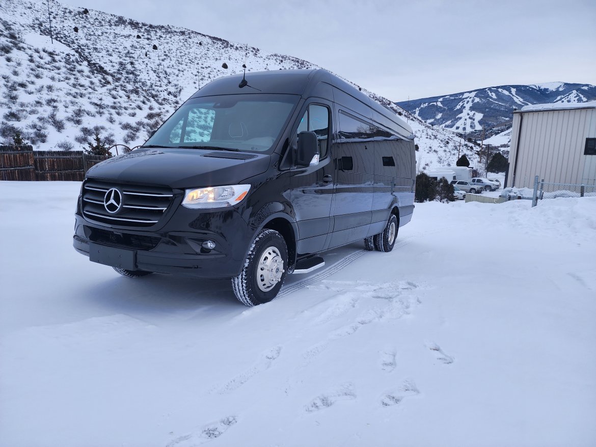 2022 Mercedes-Benz Sprinter 3500XD Executive Shuttle - Photo 2