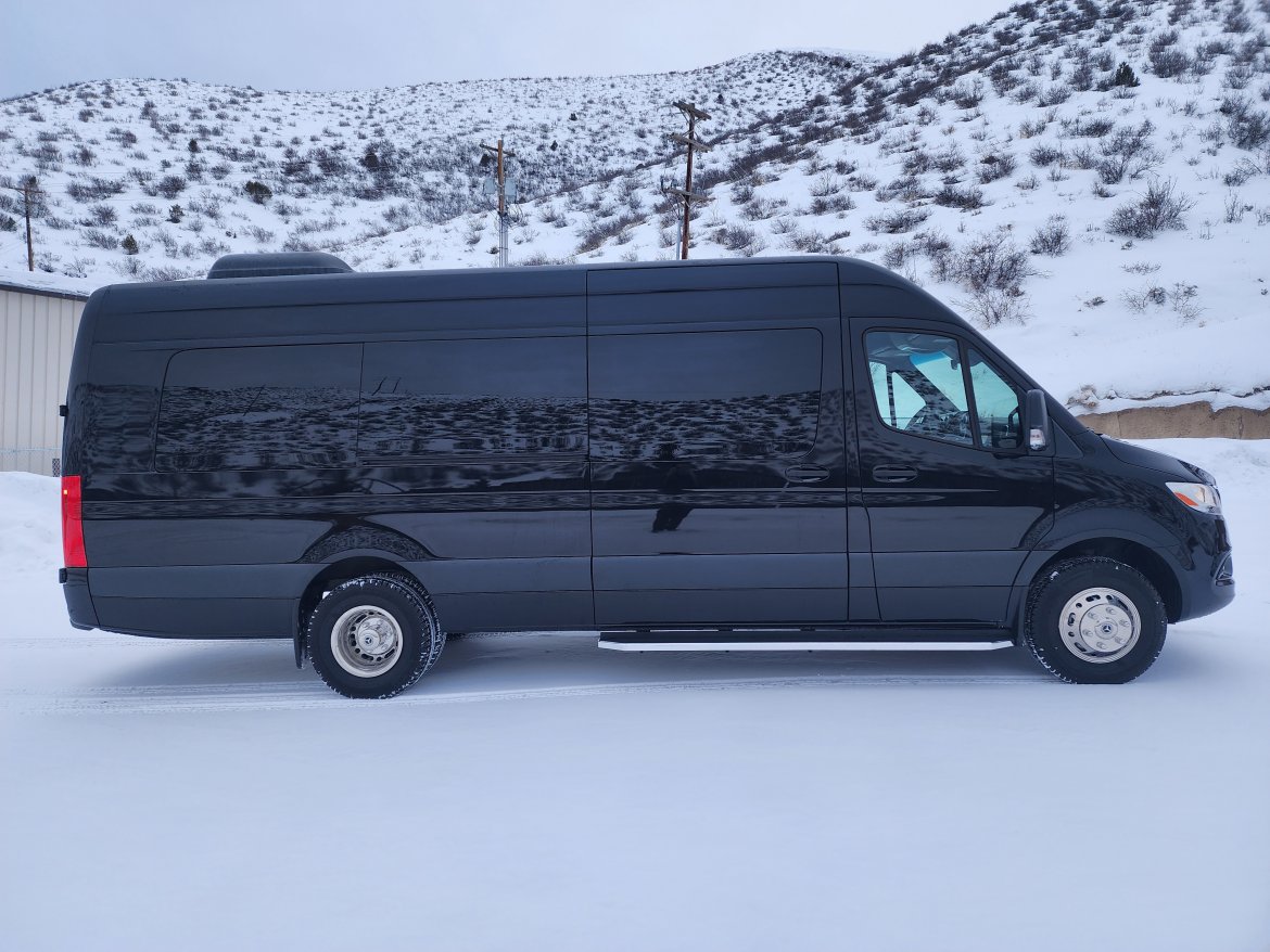 2022 Mercedes-Benz Sprinter 3500XD Executive Shuttle - Photo 3