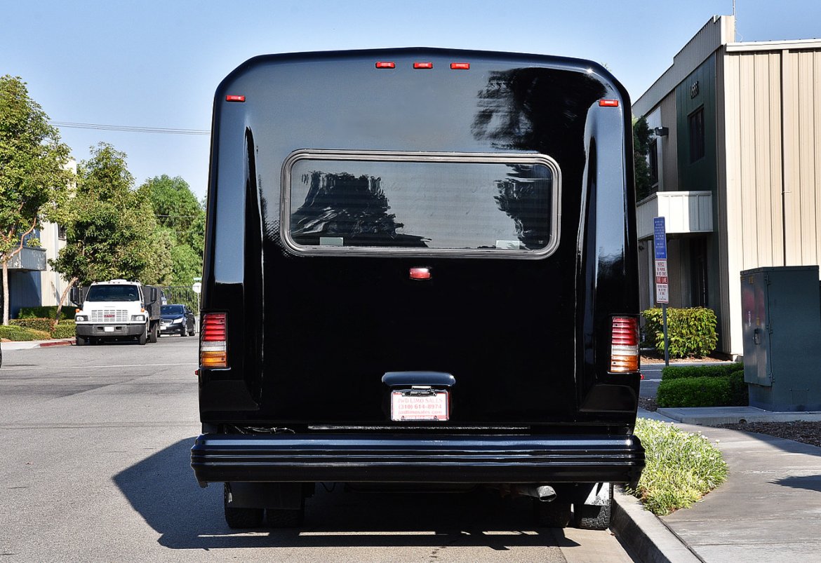 Photo of Limo Bus for sale: 2003 Ford E-450 by Eldorado