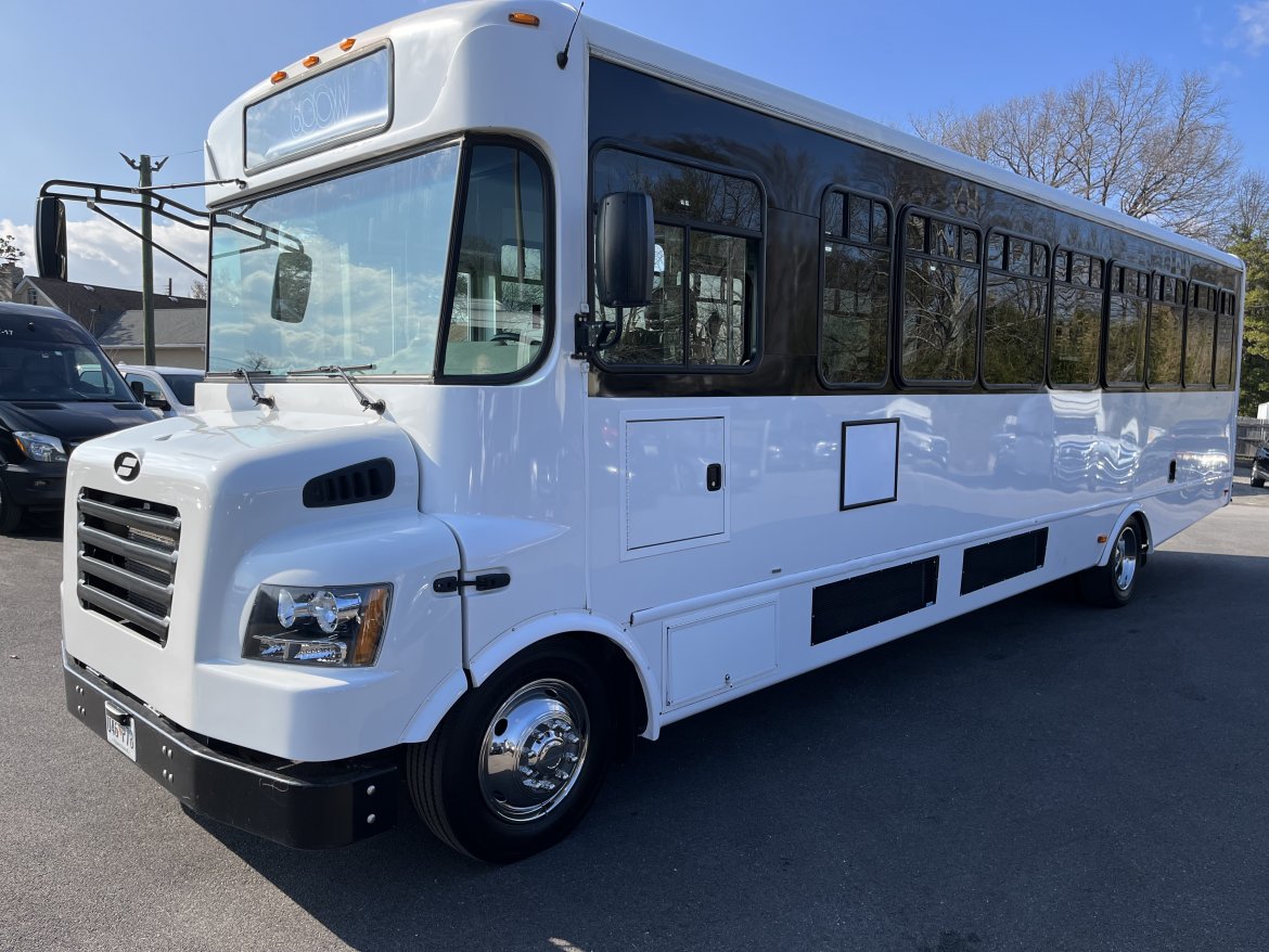 Shuttle Bus for sale: 2017 Ford F59 by Starcraft