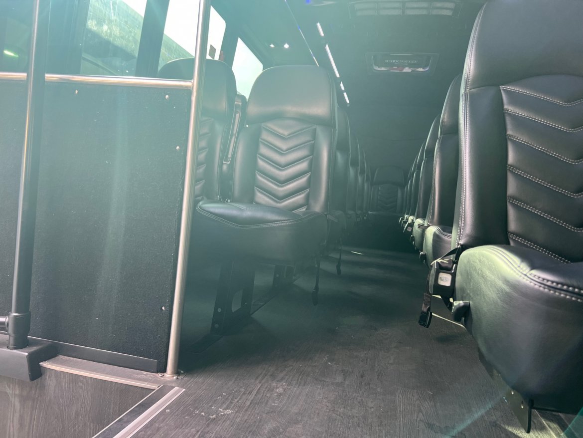 Executive Shuttle for Sale in Anaheim, CA - Photo 5