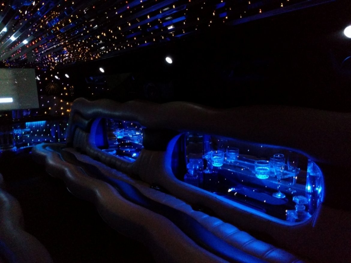 Photo of SUV Stretch for sale: 2006 Hummer  H2 200" by Royale by Victor