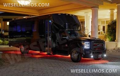 2013 Ford F550 Limo Bus for Sale in Fort Myers, Florida, US - Photo 4