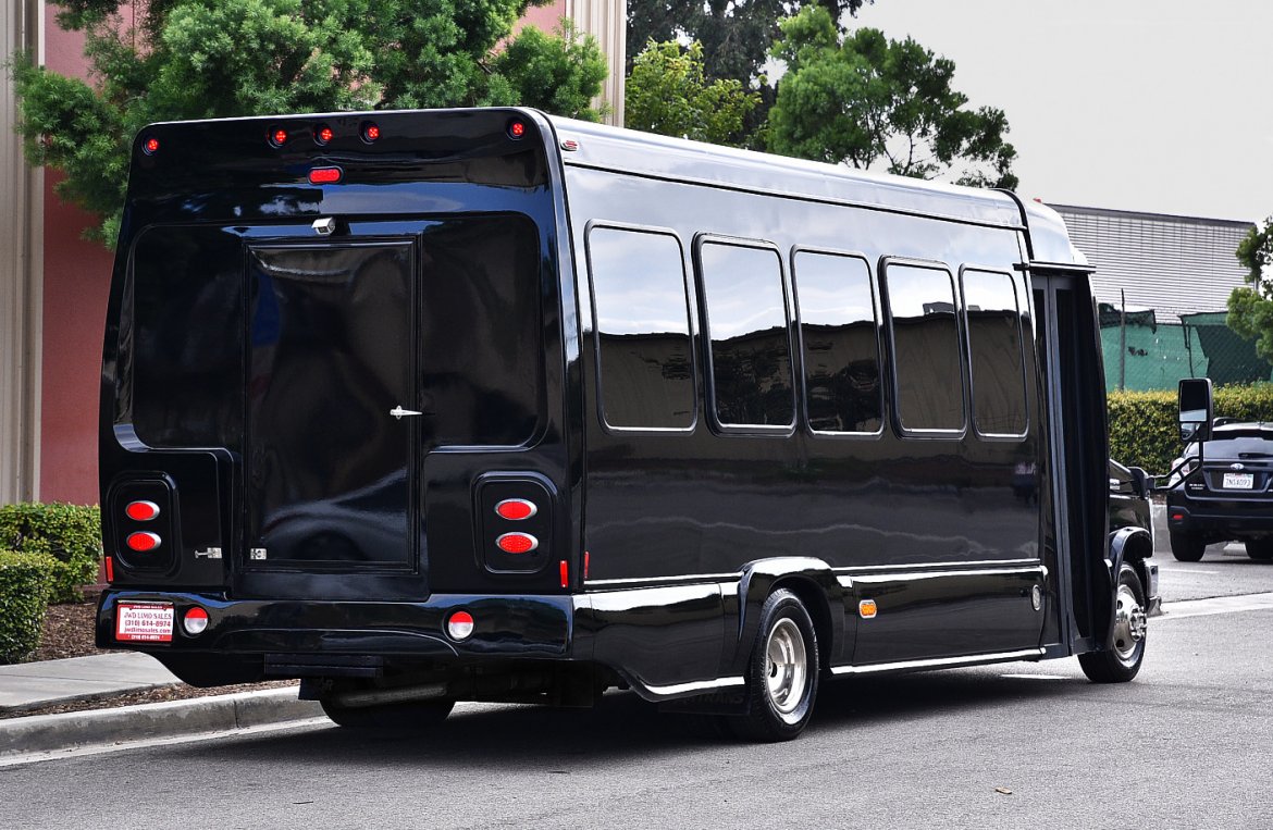 Photo of Limo Bus for sale: 2011 Ford E-450 by Supreme