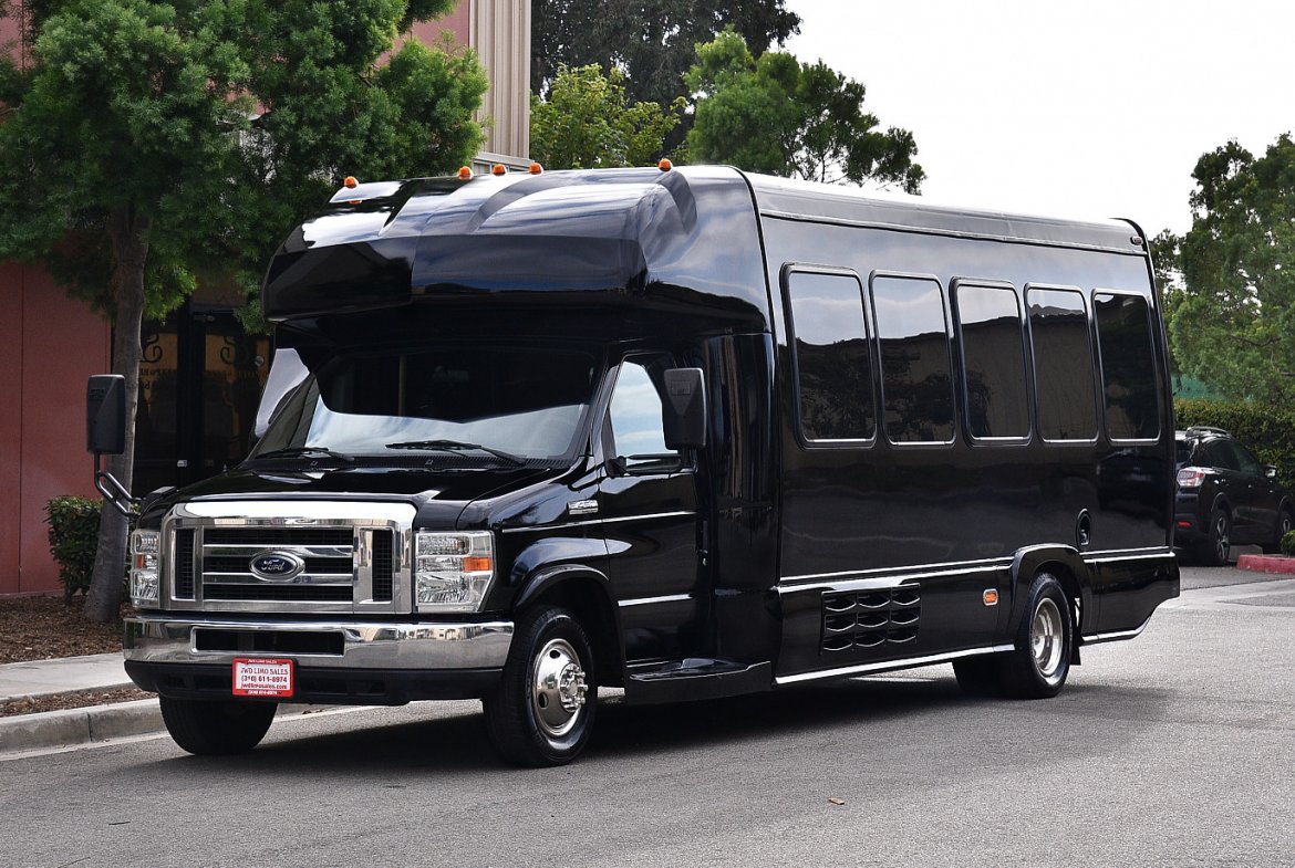 Photo of Limo Bus for sale: 2011 Ford E-450 by Supreme