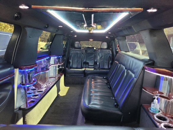 2013 Lincoln MKT Limousine for Sale in STROUDSBURG, PA - Main Photo