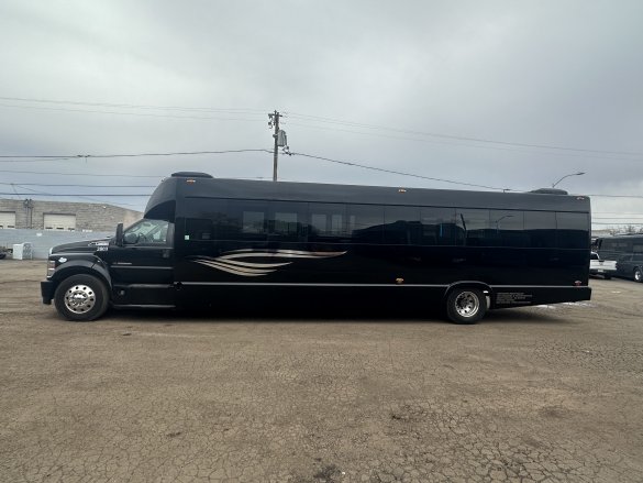 2016 Ford F650 Limo Bus for Sale in Phoenix, AZ - Photo 2