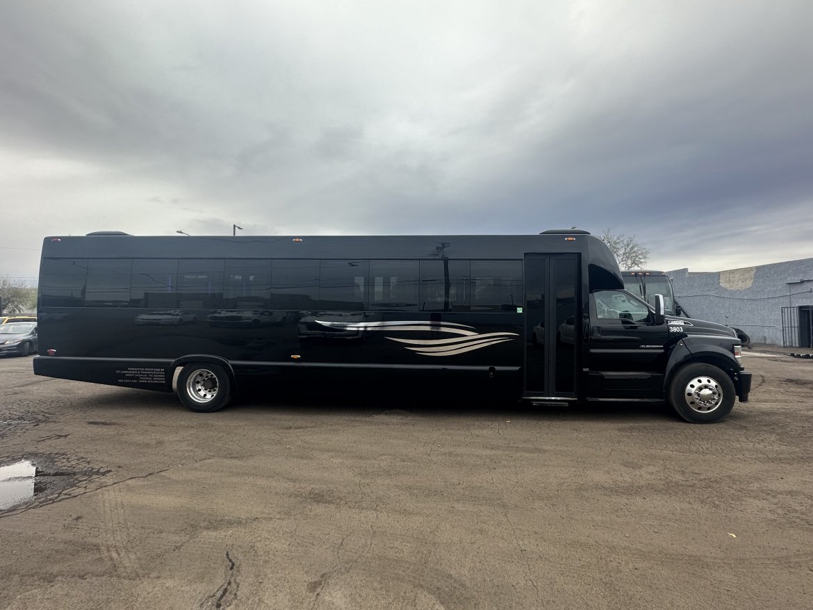 Limo Bus for Sale in Phoenix, AZ - Photo 6