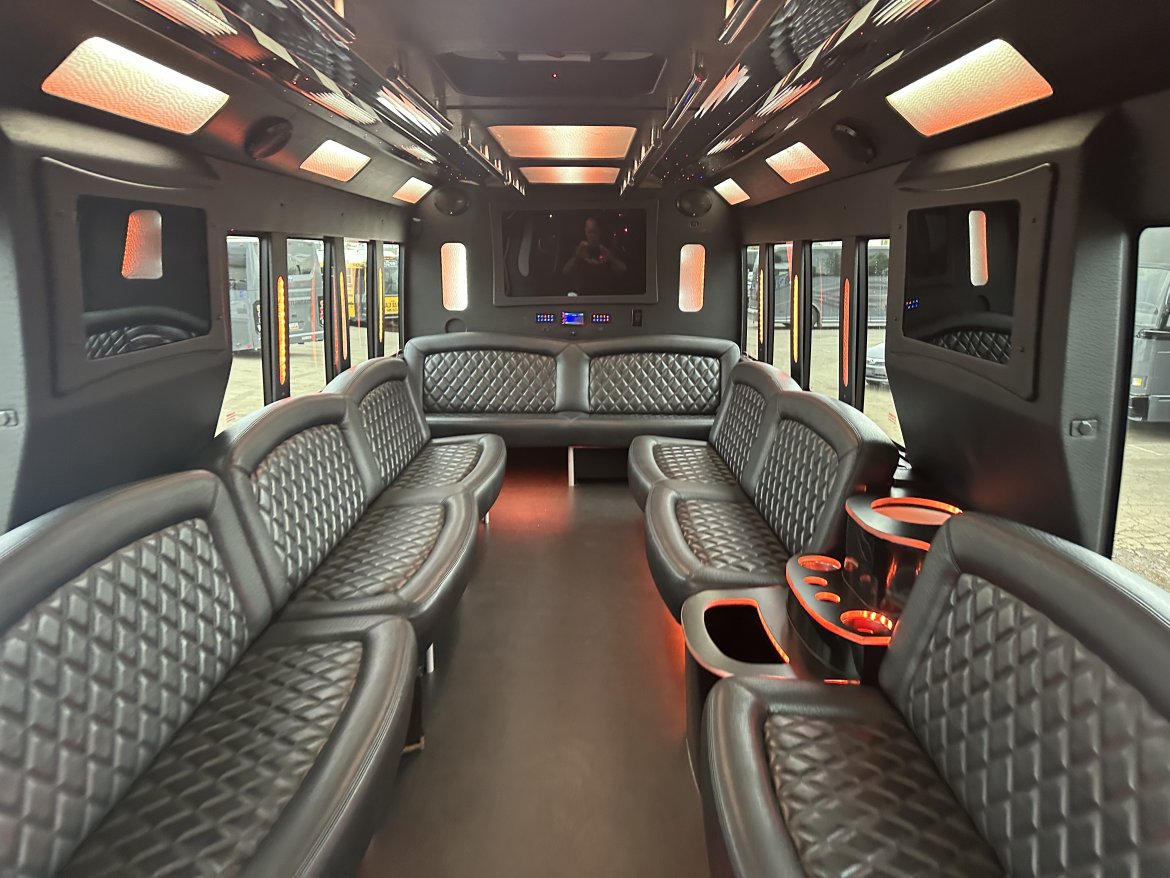Limo Bus for Sale in Phoenix, AZ - Photo 9