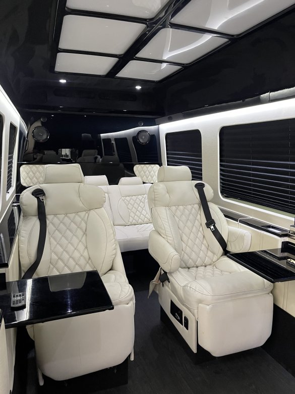 2016 Mercedes-Benz Sprinter 3500 Sprinter for Sale in Miami, FL - Photo 3