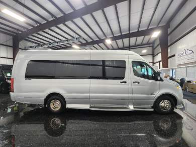 2023 Mercedes-Benz Sprinter 3500XD Business Class Club J Sprinter for Sale in Cypress, TX - Photo 2