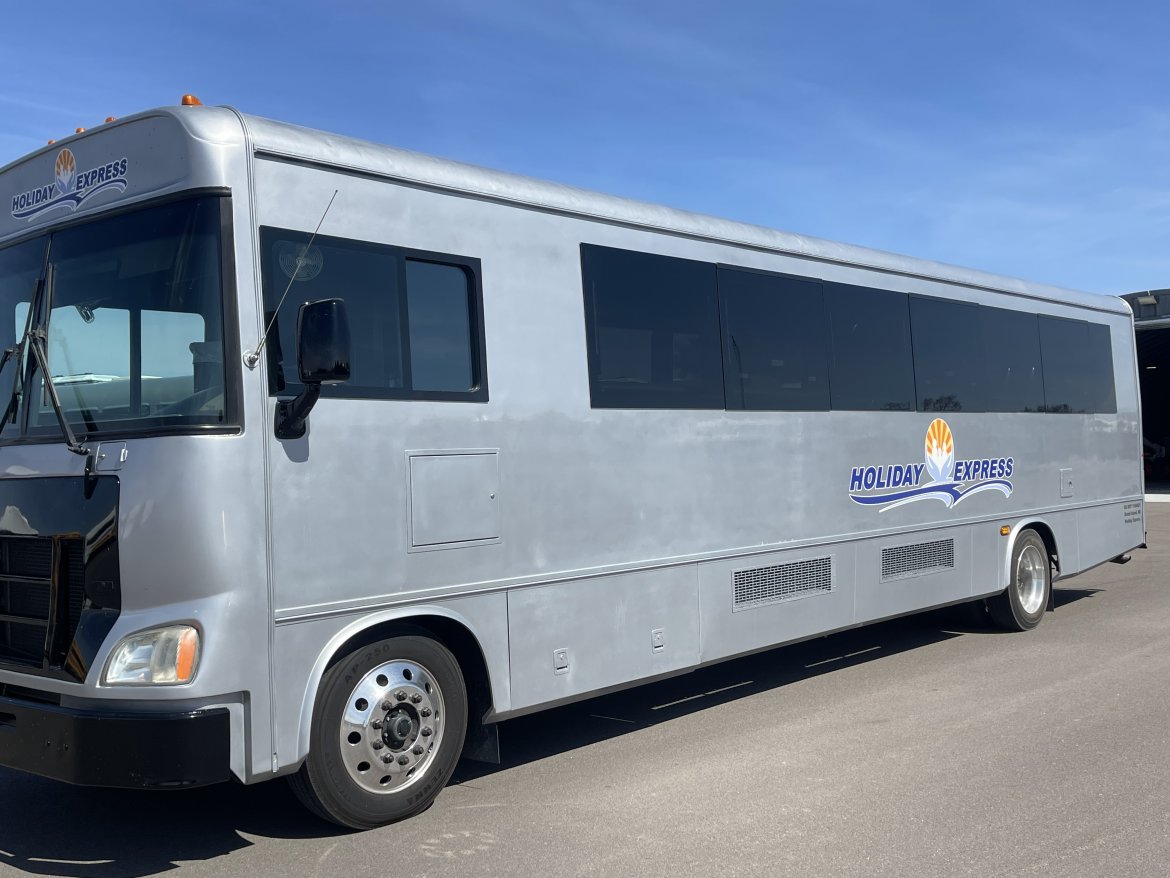 Limo Bus for Sale in Grand Island, NE - Photo 4