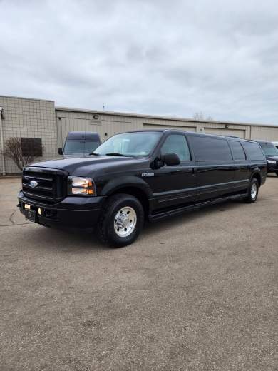 2005 Ford Excursion SUV Stretch for Sale in Erie, Pennsylvania, US - Photo 3