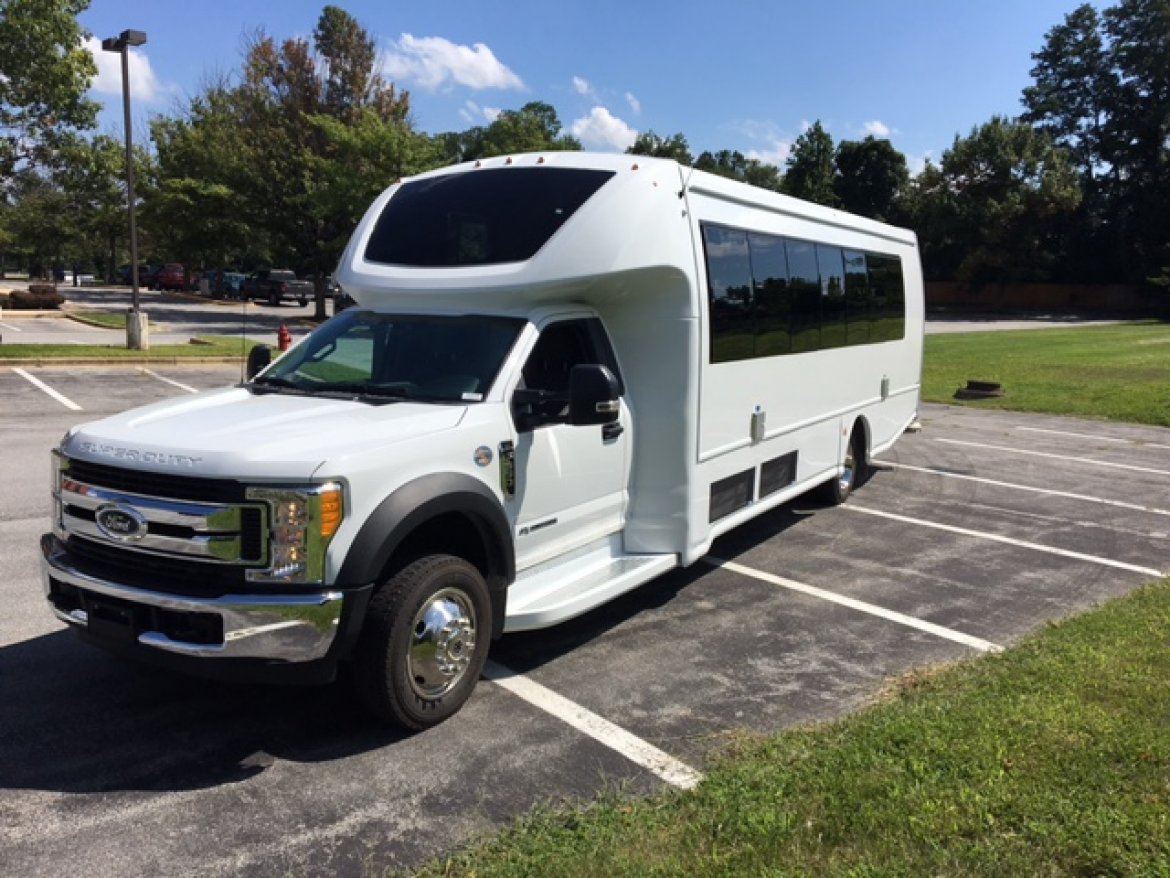 Shuttle Bus for sale: 2017 Ford F-550 by Turtle Top