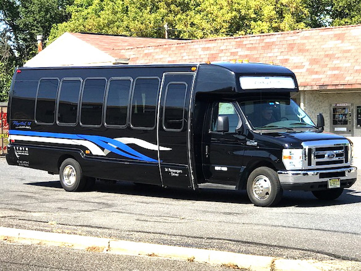 Limo Bus for sale: 2008 Ford E-450 28&quot; by Krystal Koach