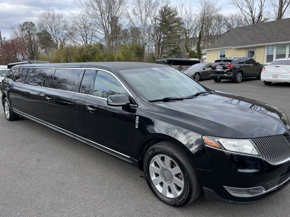 2016 Lincoln MKT Limousine for Sale in Pasadena, MD - Main Photo