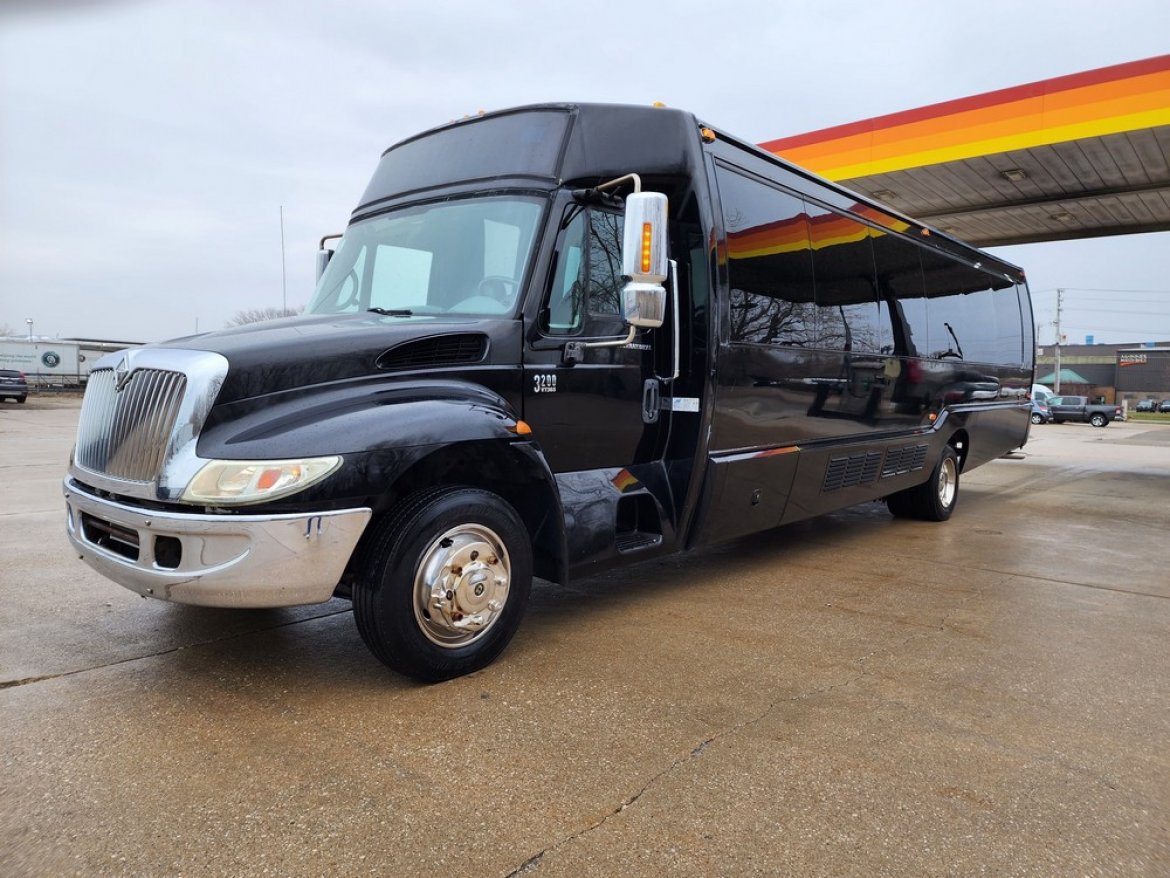 Shuttle Bus for Sale in Erie, PA - Photo 2