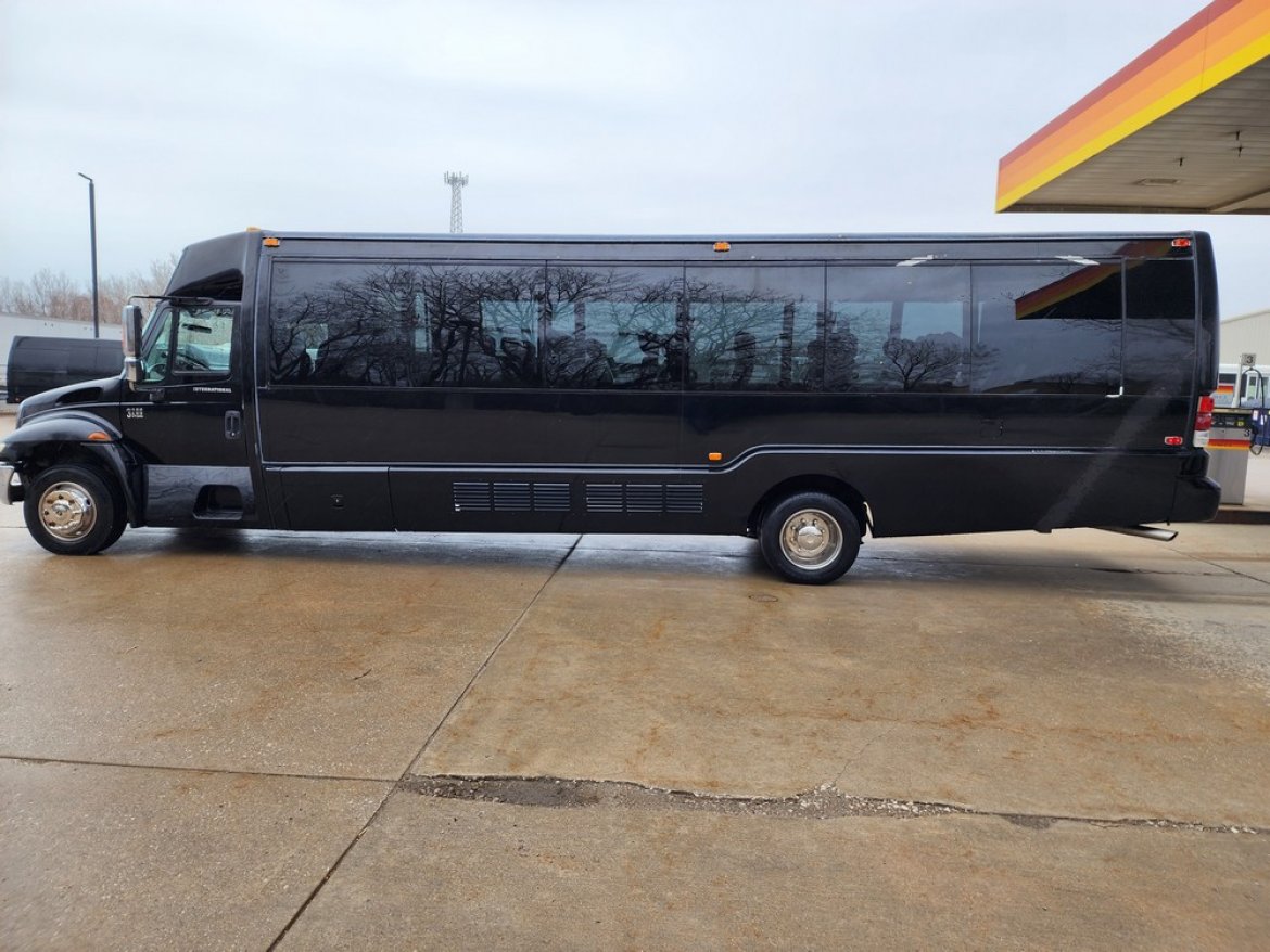 Shuttle Bus for Sale in Erie, PA - Photo 11