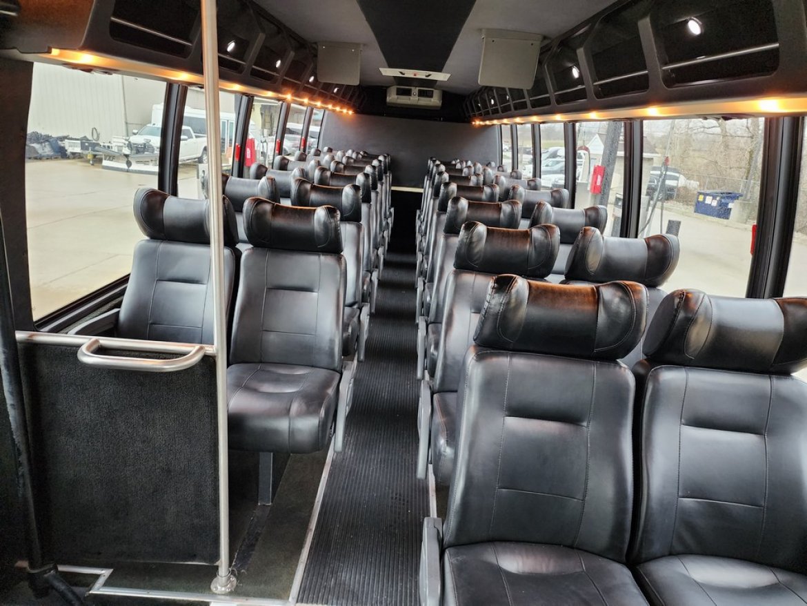 Shuttle Bus for Sale in Erie, PA - Photo 19