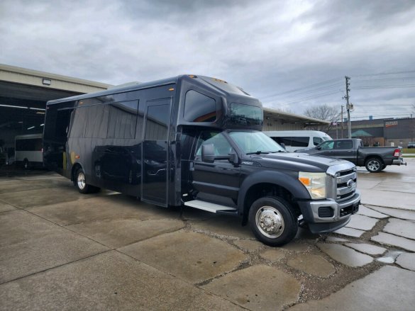 2013 Ford F550 Shuttle Bus for Sale in Erie, PA - Main Photo