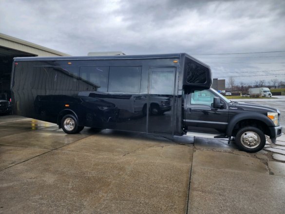 2013 Ford F550 Shuttle Bus for Sale in Erie, PA - Photo 2