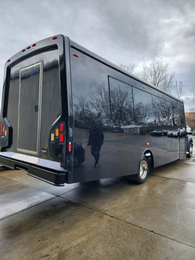 2013 Ford F550 Shuttle Bus for Sale in Erie, Pennsylvania, US - Photo 3
