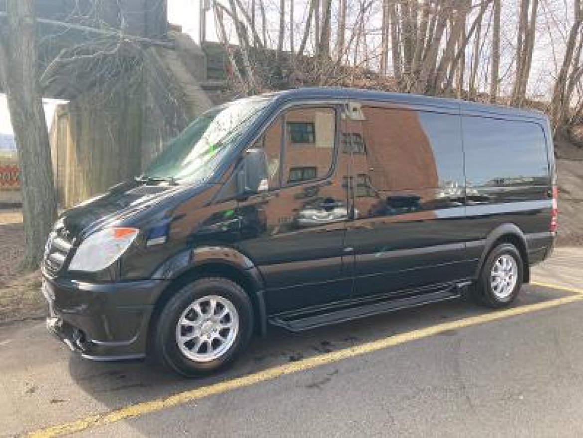 2012 Midwest Automotive Design Mercedes-Benz sprinter 2500 Sprinter Next to New - Photo 2