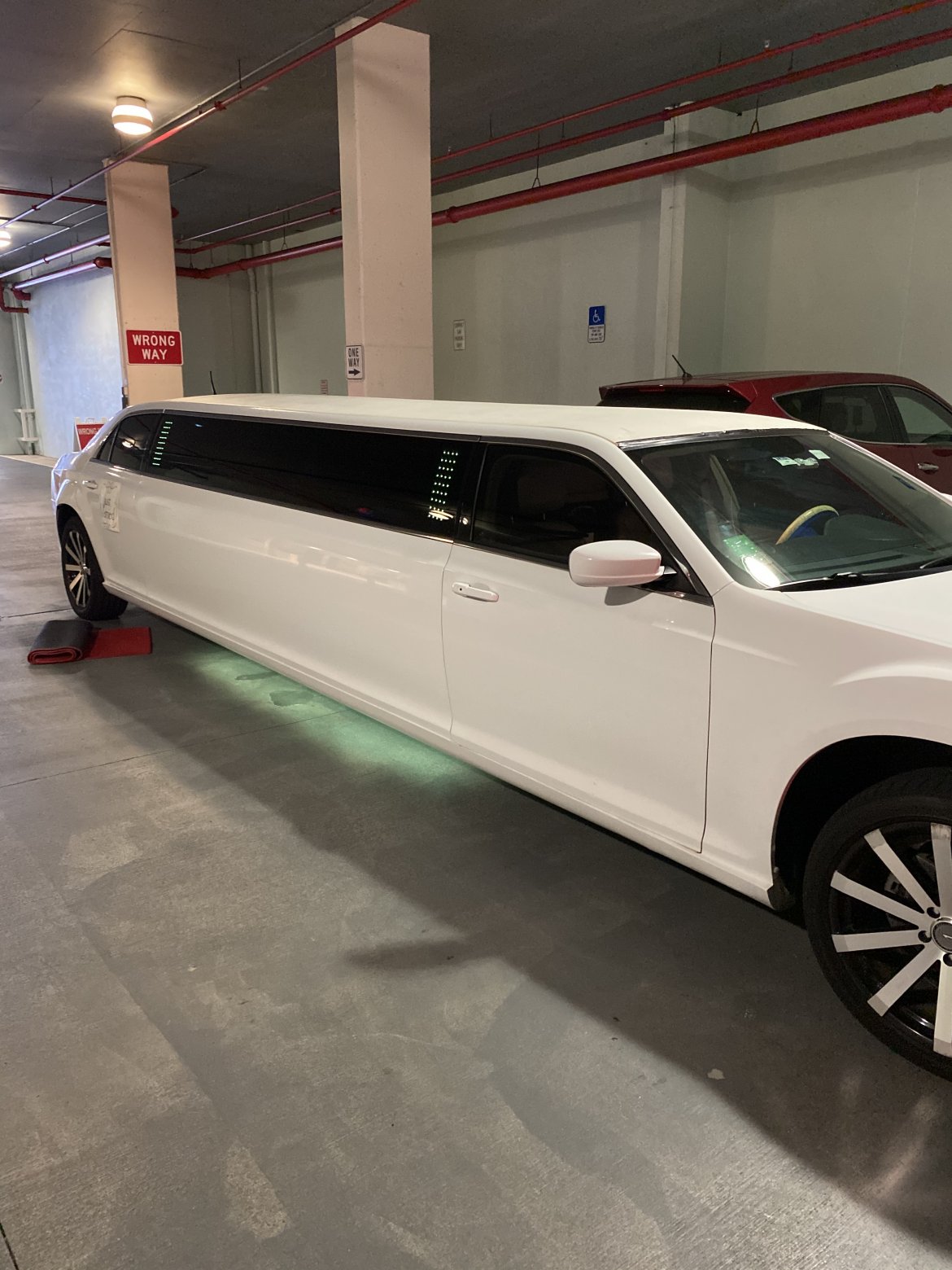Limousine for sale: 2014 Chrysler 300 120&quot; by Pinnacle limousine manufacturing