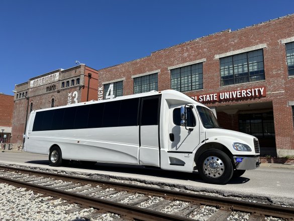 2017 Freightliner GM40 Shuttle Bus for Sale in Springfield, MO - Photo 3