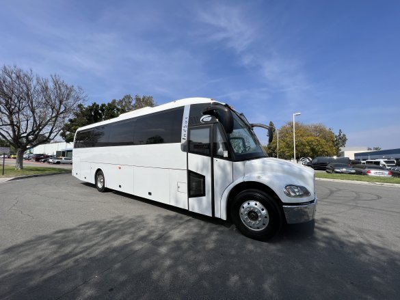 2018 Freightliner INDBUS XL Limo Bus for Sale in San Diego, CA - Photo 2