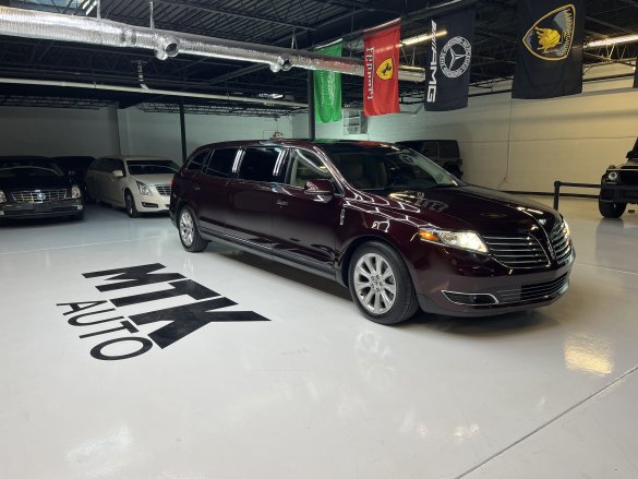2018 Lincoln MKT Limousine for Sale in Richmond, VA - Photo 2