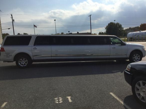 2011 Lincoln Navigator Limousine for Sale in Harrisburg, PA - Main Photo