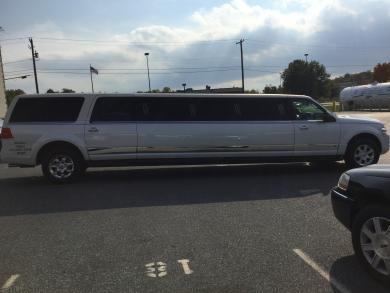 2011 Lincoln Navigator Limousine for Sale in Harrisburg, PA - Main Photo