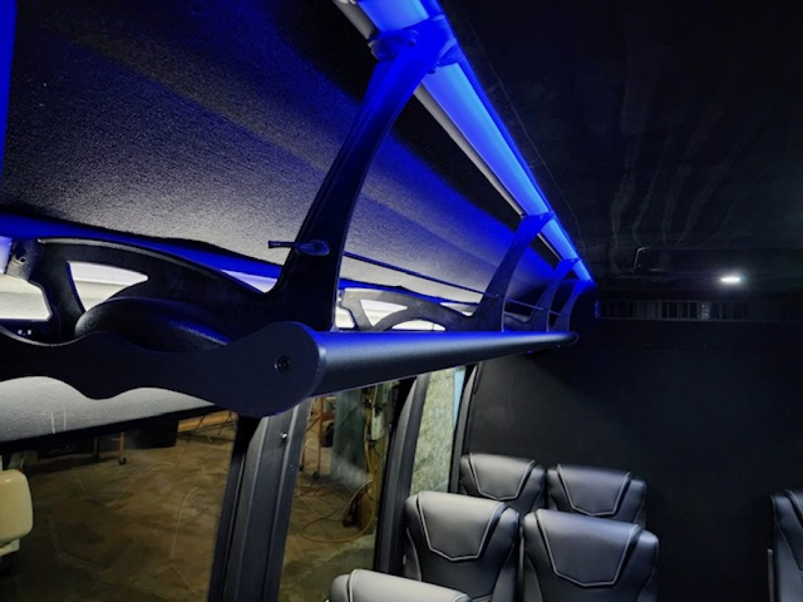 Shuttle Bus for Sale in Erie, PA - Photo 19