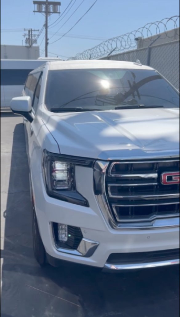 2022 GMC Yukon Limousine for Sale in Anaheim, CA - Photo 2