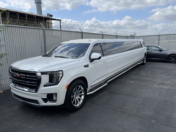 2022 GMC Yukon Limousine for Sale in Anaheim, CA - Main Photo