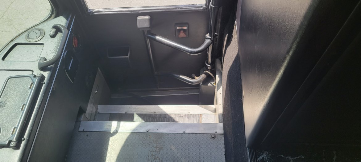 Limo Bus for Sale in San Jose, CA - Photo 33